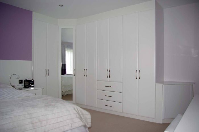 Bedroom wardrobes white fitted design wardrobe built furniture bedrooms modern designs interior inside doors wow moment create bedside drawers choose