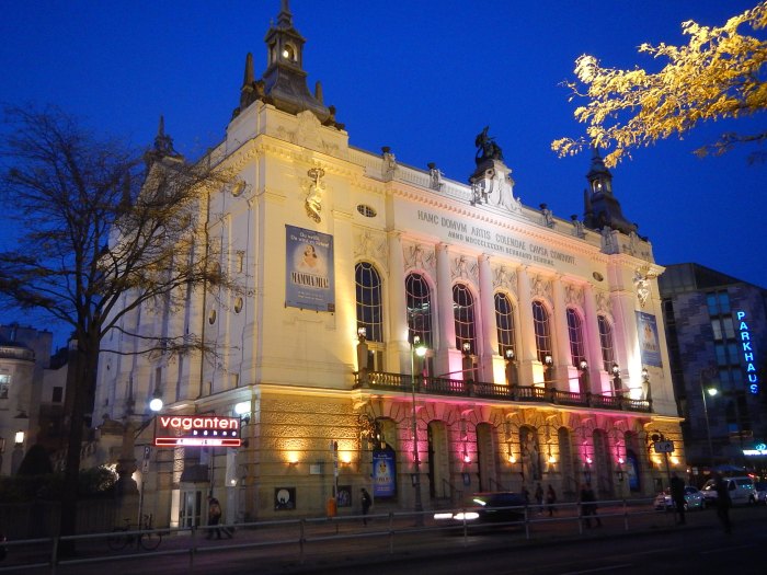 Theater verlängertes wohnzimmer frankfurter allee berlin